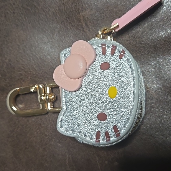 Hello Kitty White and Red Coin Purse Keychain - Picture 6 of 7